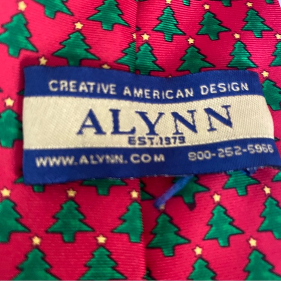 Christmas Tie 100% Silk Handmade In the USA by Alynn - Picture 3 of 4